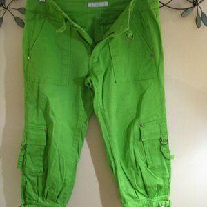 Steam Brand womens size 9 -10 Green Capris Pants